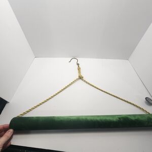 Green Velvet Stanchion 1930'S Rope with Gold-colored Hanging Scroll Holder